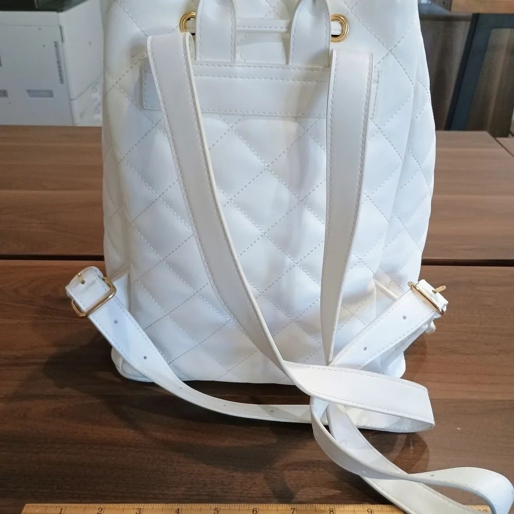 N/A stylish white